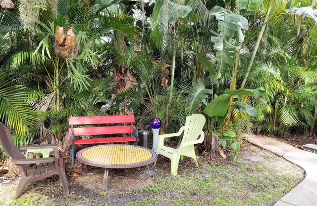 Come relax at our Bay Side Dream!