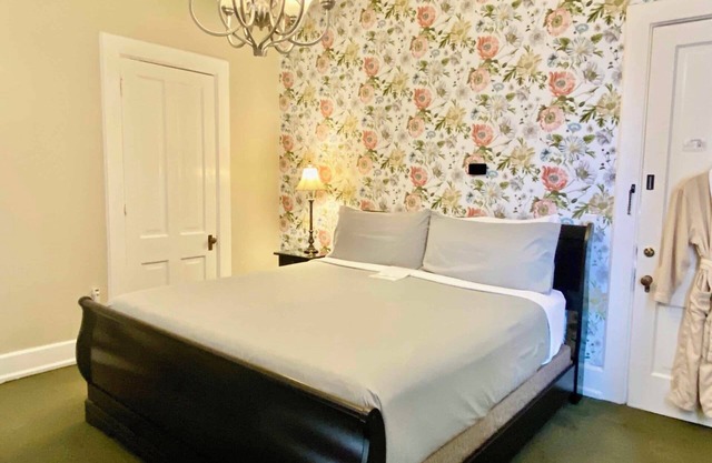 Come stay with us, you'll see why we are ranked #1 lodging in Kalamazoo, MI.