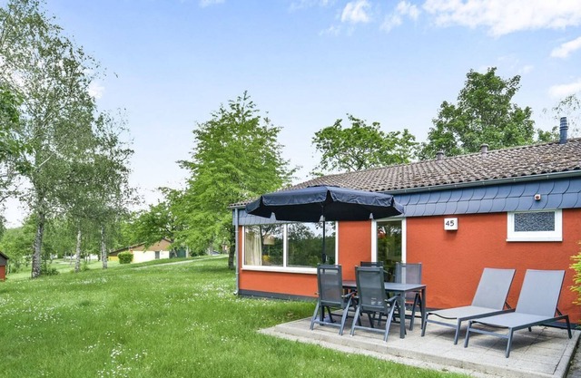 Comfort 4-person bungalow in the holiday park Landal Warsberg