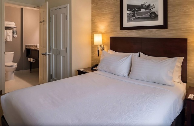 Comfort and Relaxation! 2 Comfortable Units, Near Chicago O'Hare Int'l Airport