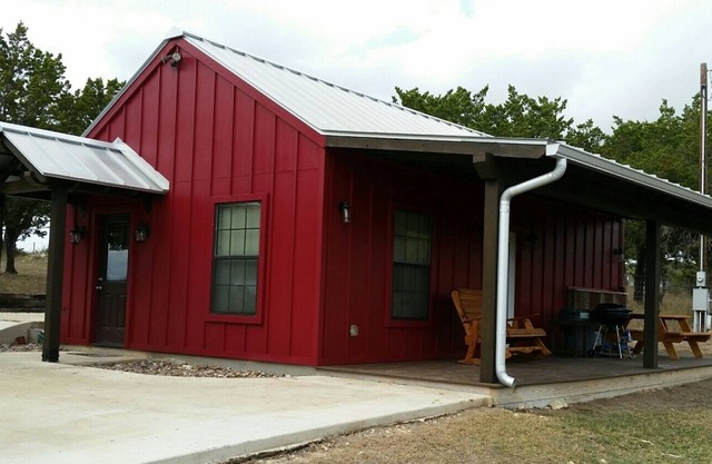 Comfort Cabaña-Texas Hill Country secluded cottage on 10 acres