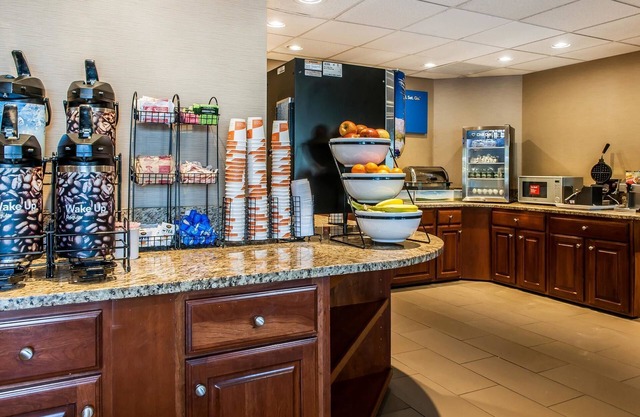 Comfort Inn East