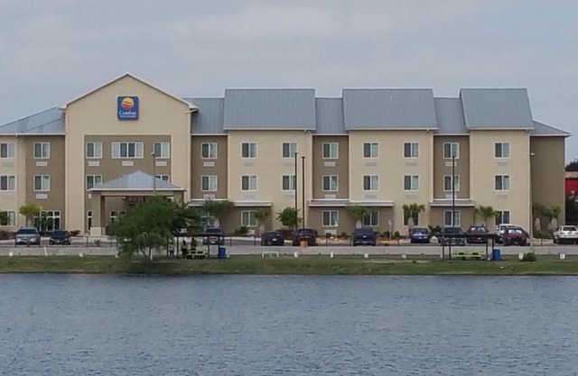 Comfort Inn & Suites Lakeside