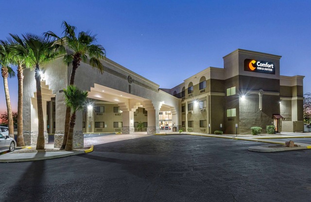 Comfort Inn & Suites Surprise Near Sun City West