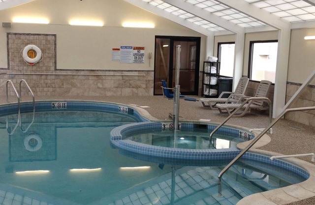 Comfort Inn & Suites West Springfield