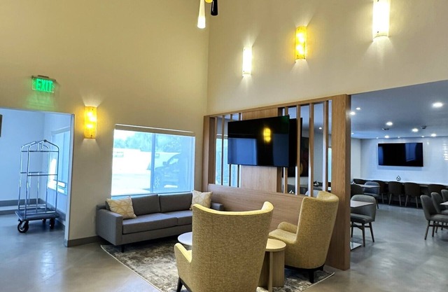Comfort Suites At Tucson Mall