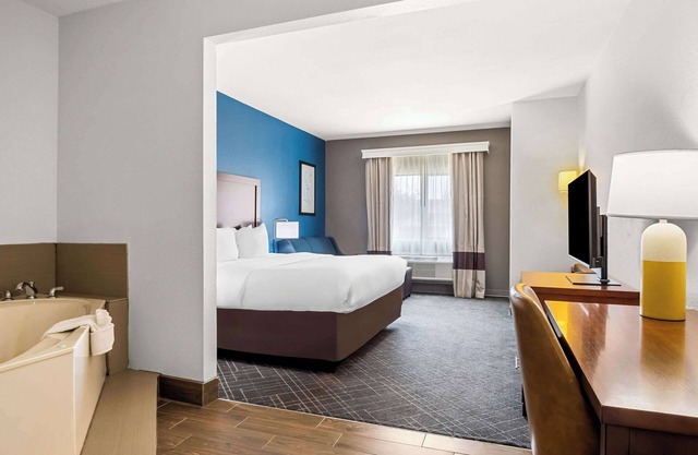 Comfort Suites Lindale - Tyler North