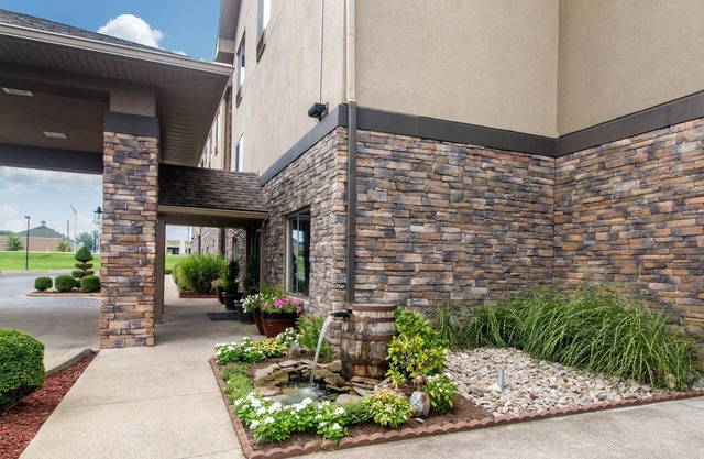 Comfort Suites