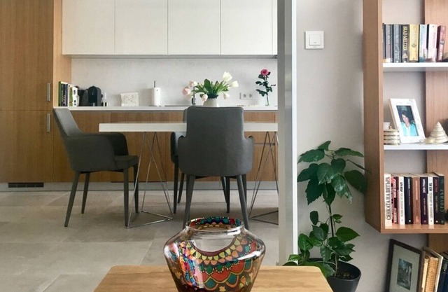 Comfortable 2 Bedroom Apartment With A Lovely View Near The Subway Station