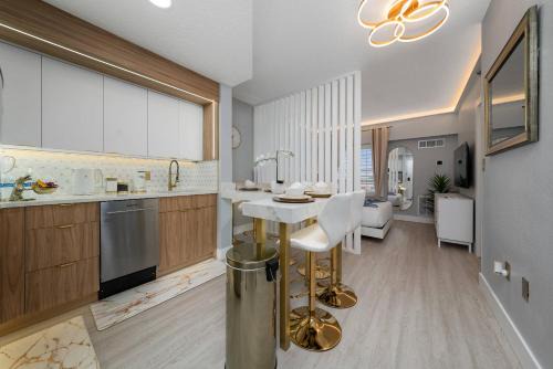 Comfortable 2BR Near Universal Studios