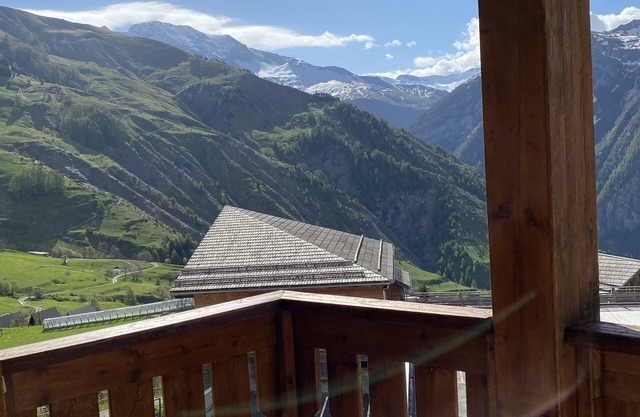 Comfortable 3P Pied de pistes, south-facing terrace with mountain view, garage-Chalet d'Orcieres