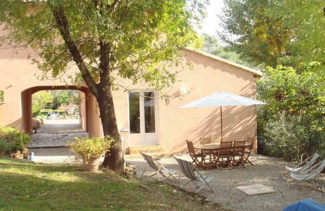 Comfortable 4-person cottage for pets