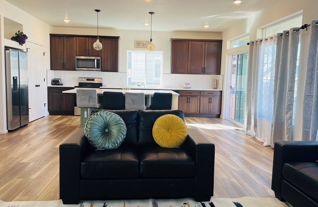 Comfortable and Affordable: Private Rooms in a Shared House or family home rent.