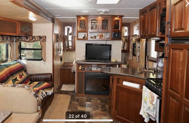Comfortable and functional Gulf Island Hideaway