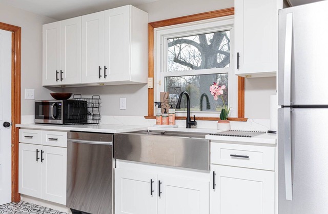 Comfortable and Stylish home near local attractions