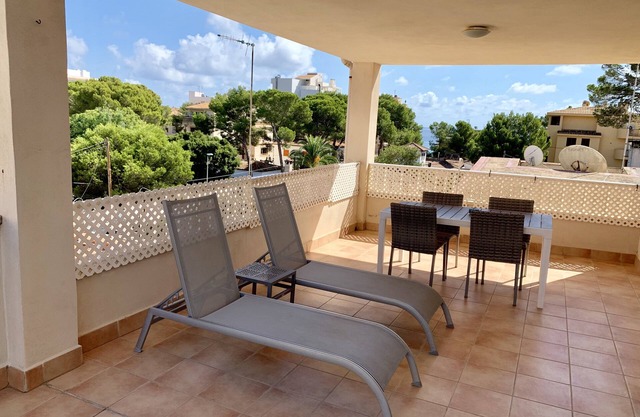 Comfortable Apartment: sea- distance 100m, WiFi, Air-Conditioning, Sat+Cable-TV