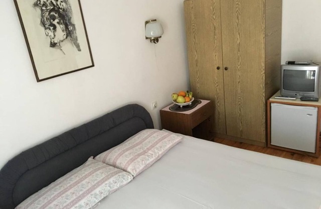 Comfortable Budva Rooms with Easy Access to Sveti Stefan - Triple Room 5