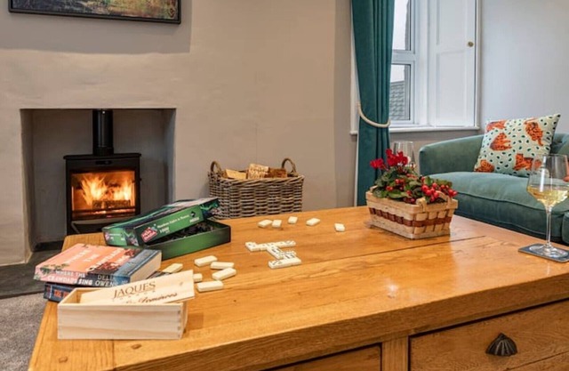 Comfortable character Kelso town centre apartment, Scottish Borders