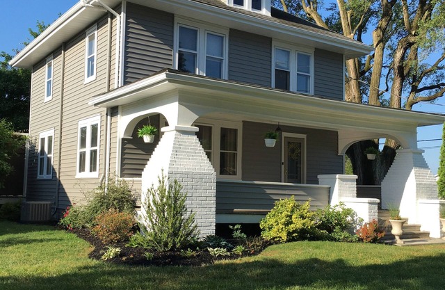 Comfortable Craftsman Getaway! 4 Bedrooms, close to Dutch Wonderland!