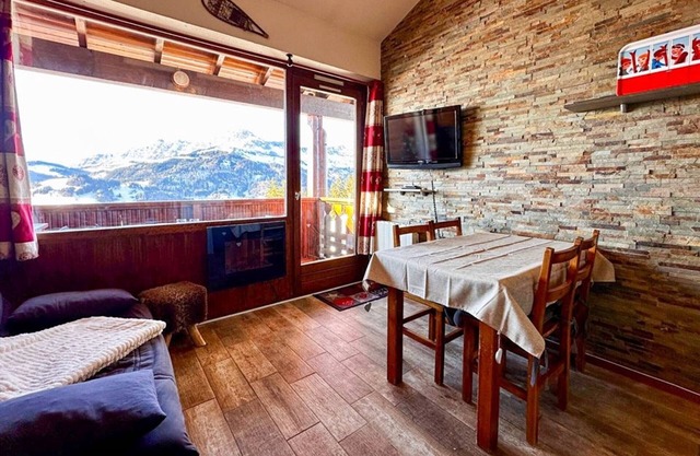 Comfortable duplex for 4 near slopes, with balcony and parking