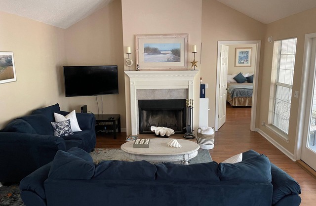 Comfortable Home 7 miles from Jekyll Island Entrance