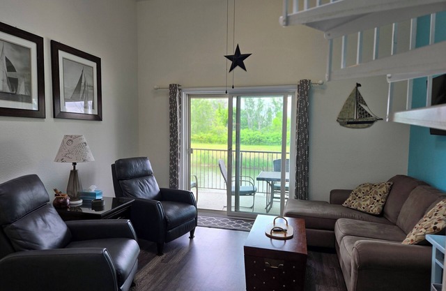 COMFORTABLE LAKE ESCAPE PERFECT FOR FAMILIES, FISHERMAN, BIRDERS & SHOOTERS