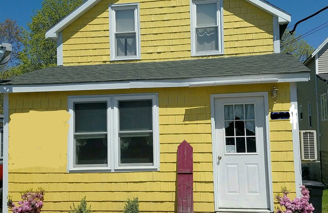 Comfortable lodging near downtown