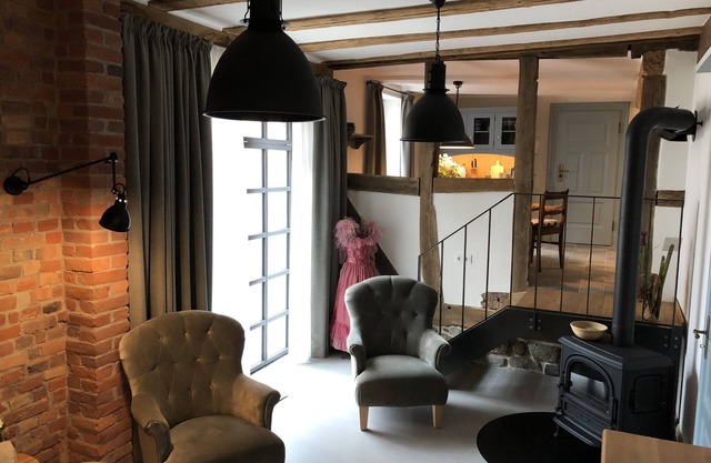 Comfortable, quiet, central: boutique apartment near a mountain park and ICE train station