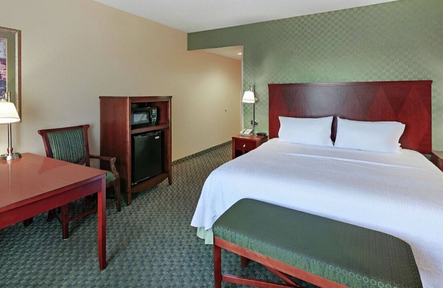 Comfortable Room! Free Airport Transfer!