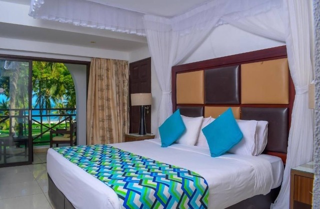 Comfortable Room w/Access to Private Beach and Tennis Courts