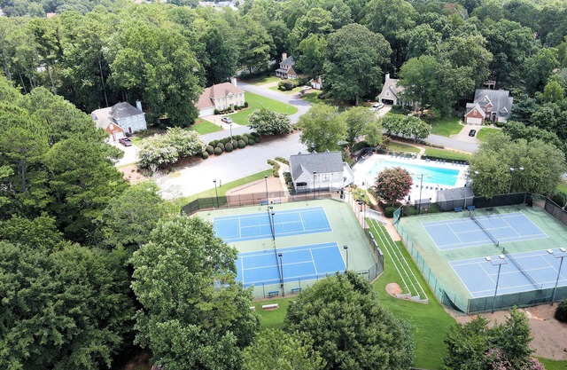 Comfortable Spacious Clean Living in Lawrenceville