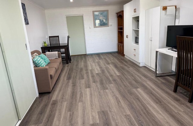 Comfortable studio in Bowen 4805