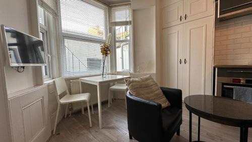 Comfortable studio west London