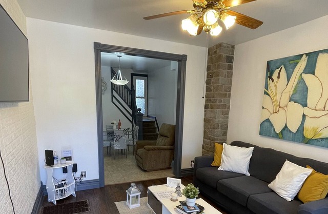 Comfortable Townhouse near downtown Allentown