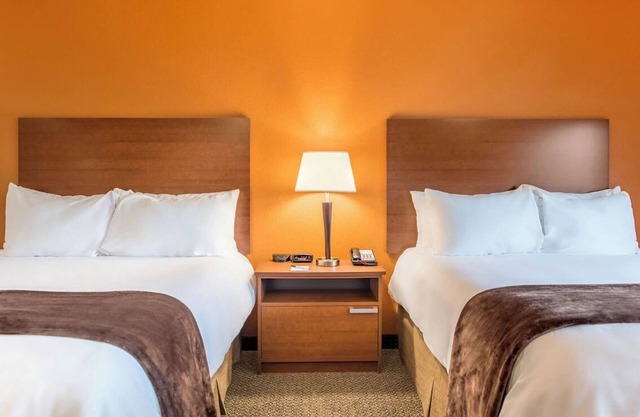 Comfortable Unit w/In-Room Kitchen Near Scheels Arena