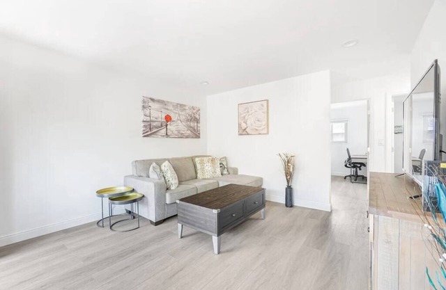 Comfy 2BR Apt w/AC/Washer/Dryer/EV - in Sunnyvale