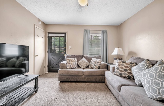 Comfy 3-bedroom house with WiFi and AC in Georgetown