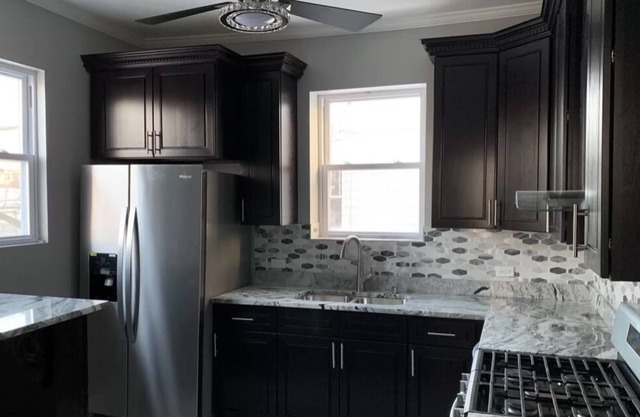 Comfy 4bedroom family home-10 minutes away from downtown