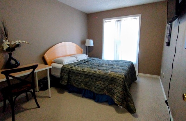 Comfy Affordable stay close to lots of Amenities
