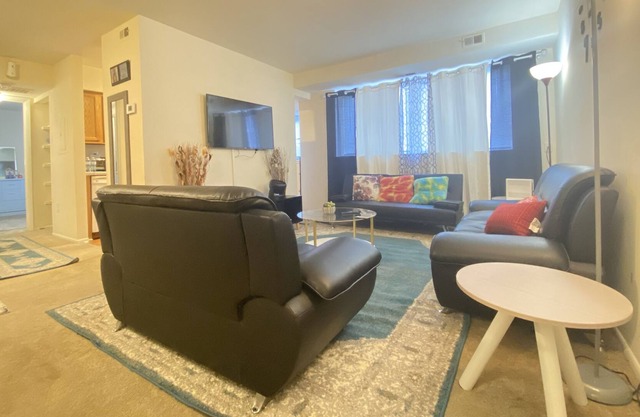 Comfy and entire one bedroom apartment close to all destinations