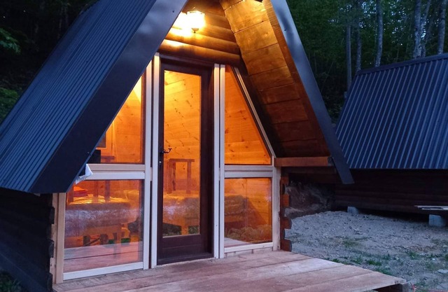 Comfy Bungalow With Tara River View