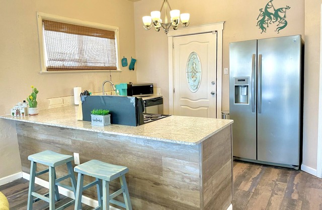 Comfy Downtown Las Cruces Stay w/ early check-in
