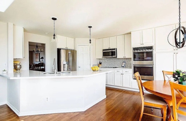 Comfy room in a large, beautiful, quiet and home centrally located in NoCo!