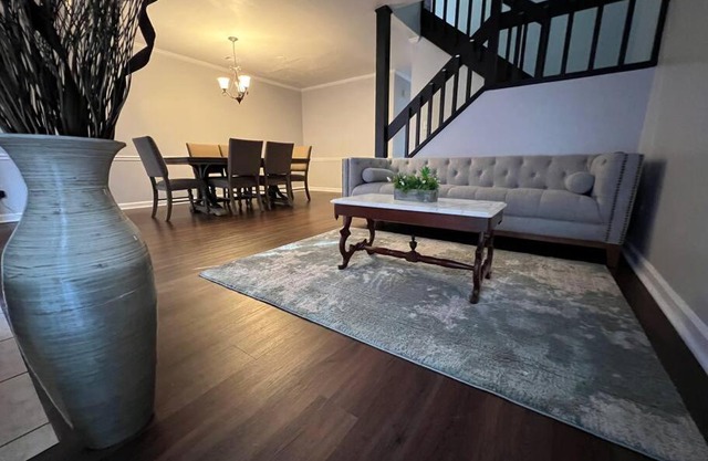 Comfy Town House In Clarkstonstone Mountain