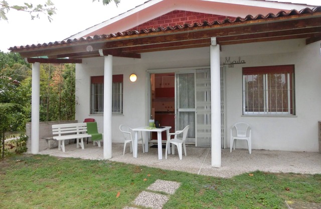 Comfy Villa with private garden and parking