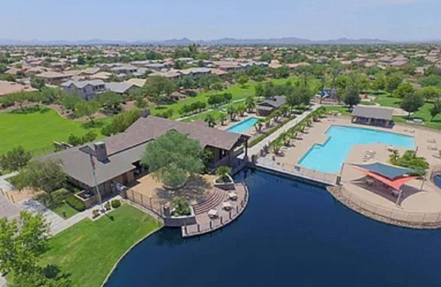 Community with 2 Pools, Gym, Pickleball, Tennis, & More!