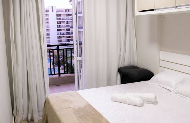 Complete Luxury Apartment in front of the Catholic University - Pool View
