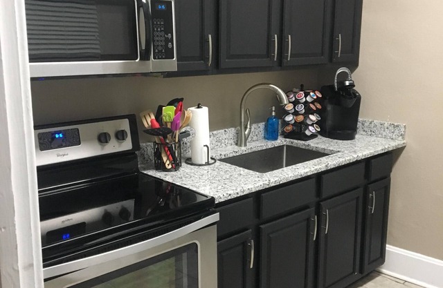 Completely Remodeled 1 Bd/1 bath