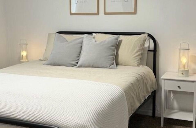 Completely Renovated 2bed 1 bath with sofa bed