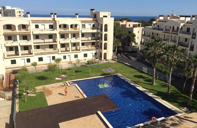 COMPLEX OF APARTMENTS WITH DIRECT ACCESS TO THE BEACH